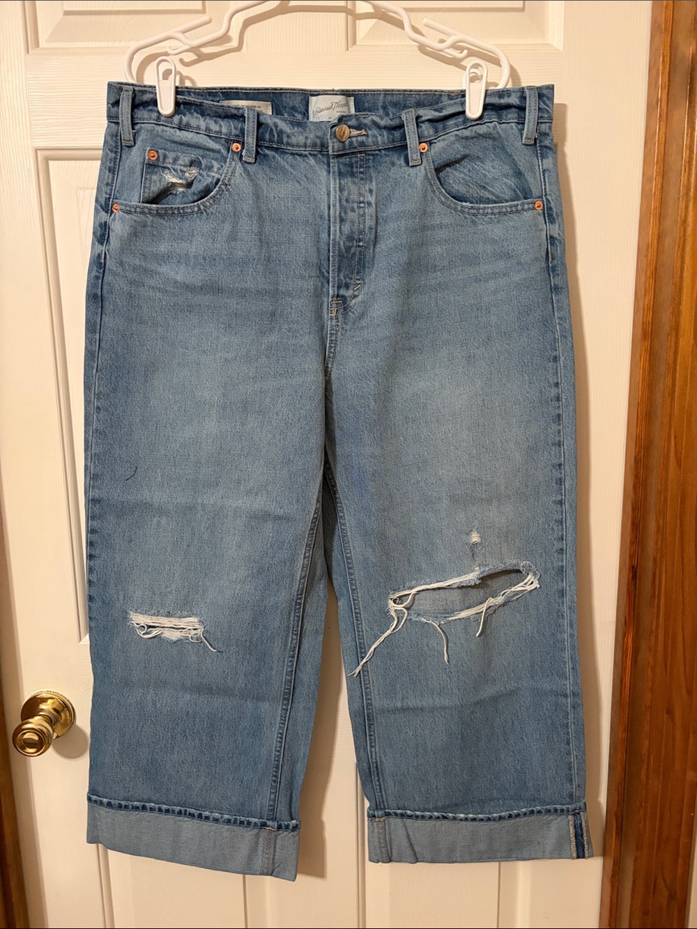 Universal Thread Women’s Cropped Vintage Wide Leg Jeans